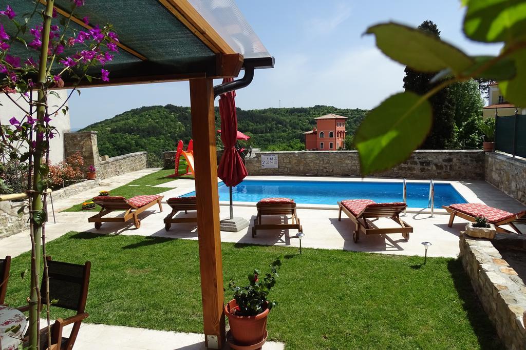 Villa Letizia Oprtalj Rum bild
