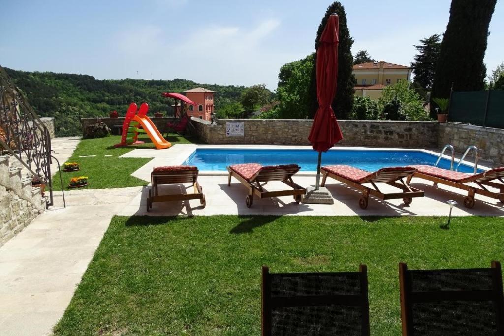 Villa Letizia Oprtalj Exteriör bild