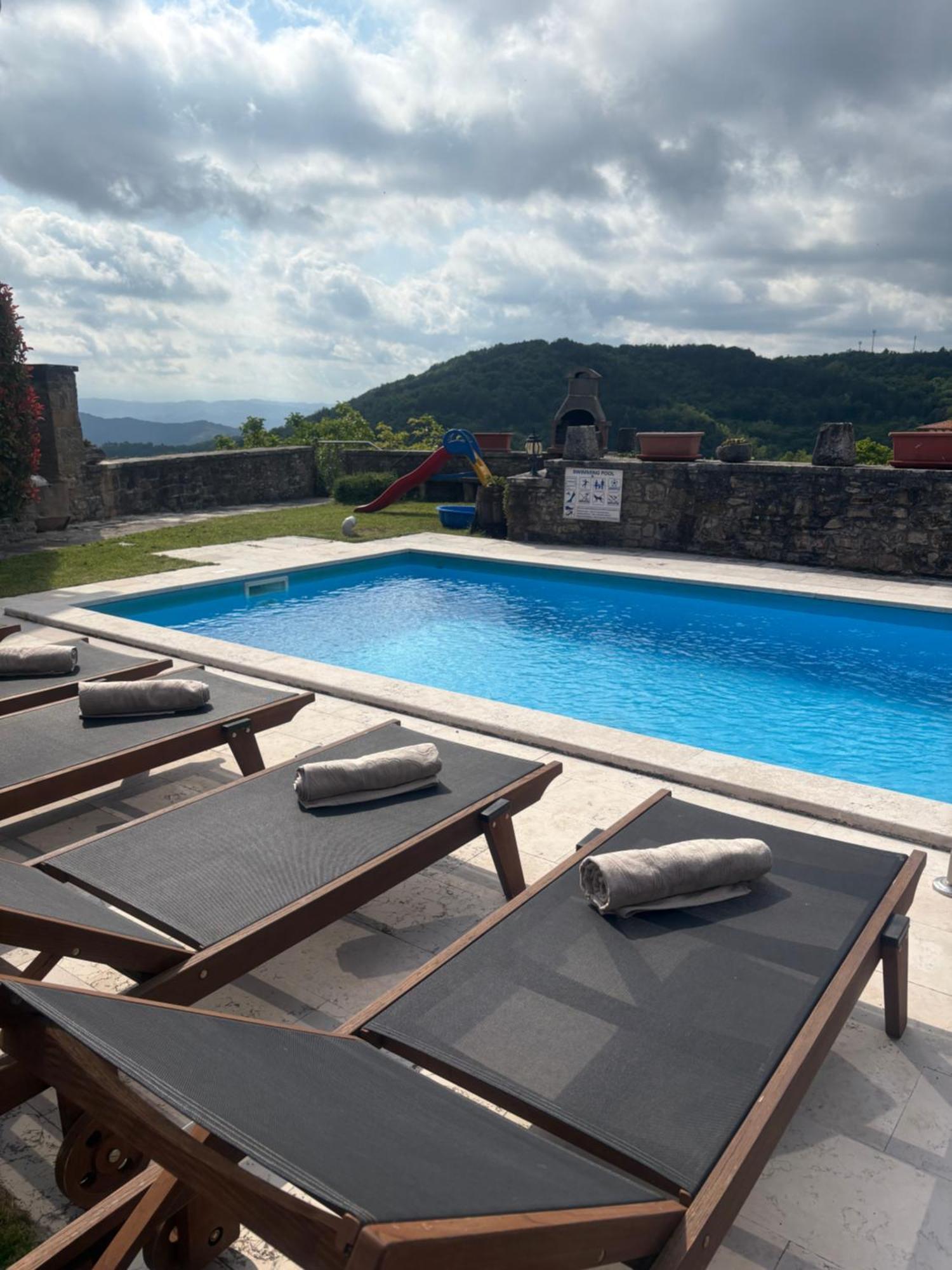 Villa Letizia Oprtalj Exteriör bild