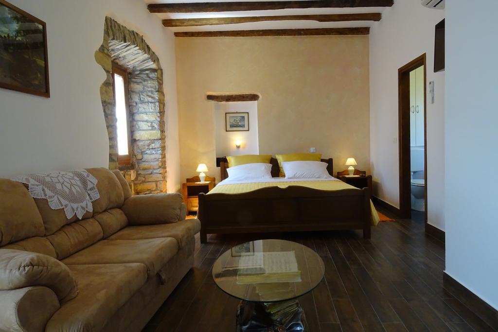 Villa Letizia Oprtalj Rum bild