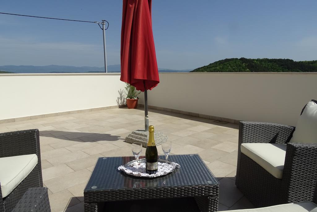 Villa Letizia Oprtalj Rum bild