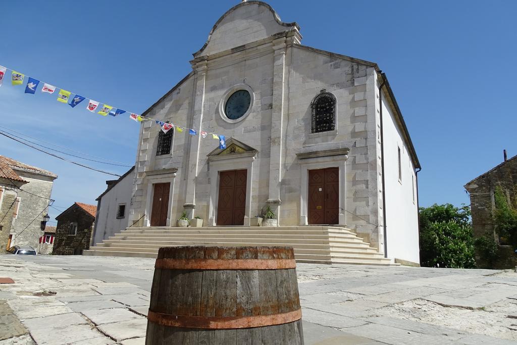 Villa Letizia Oprtalj Rum bild