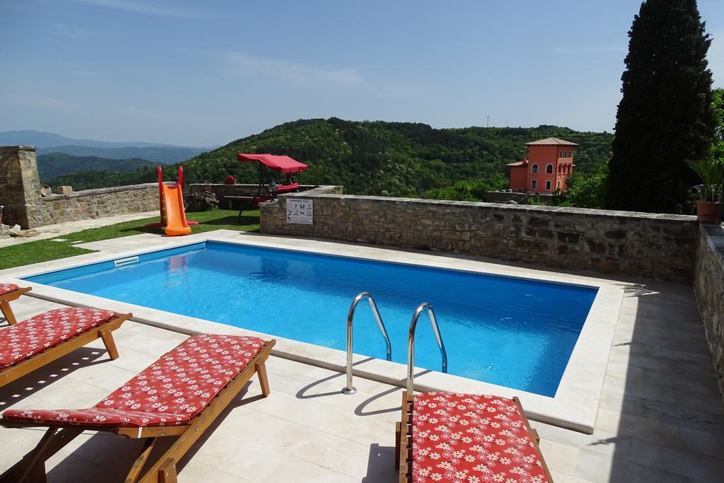 Villa Letizia Oprtalj Rum bild