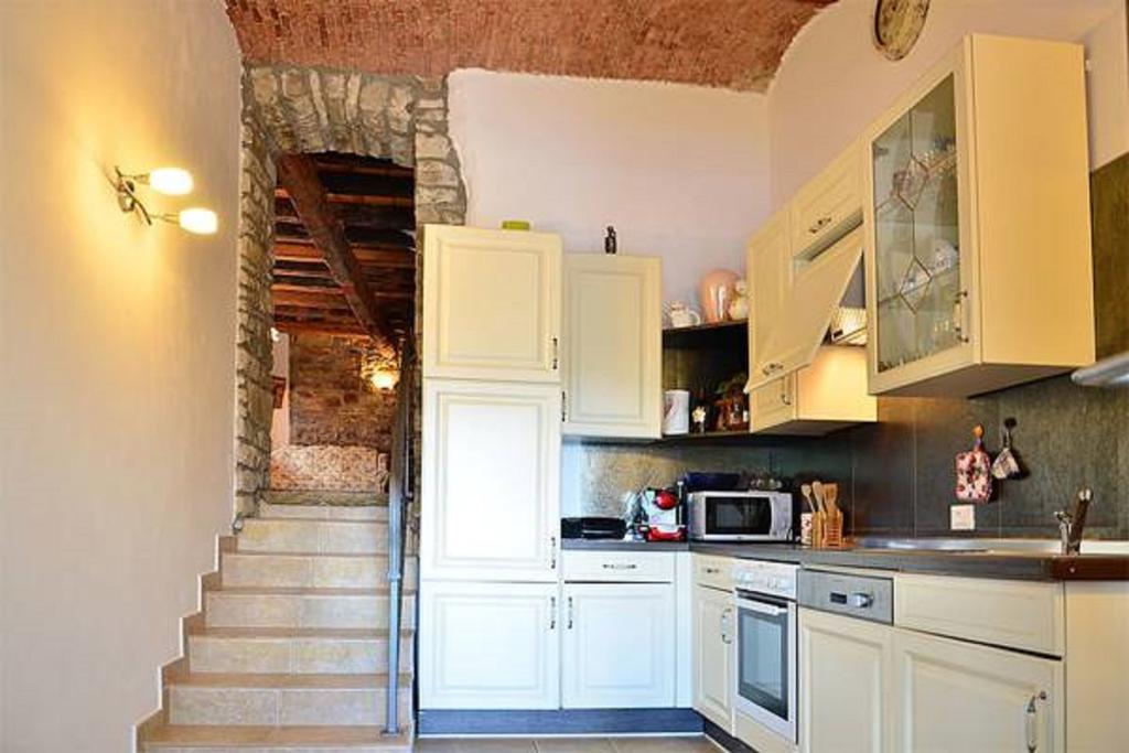 Villa Letizia Oprtalj Rum bild